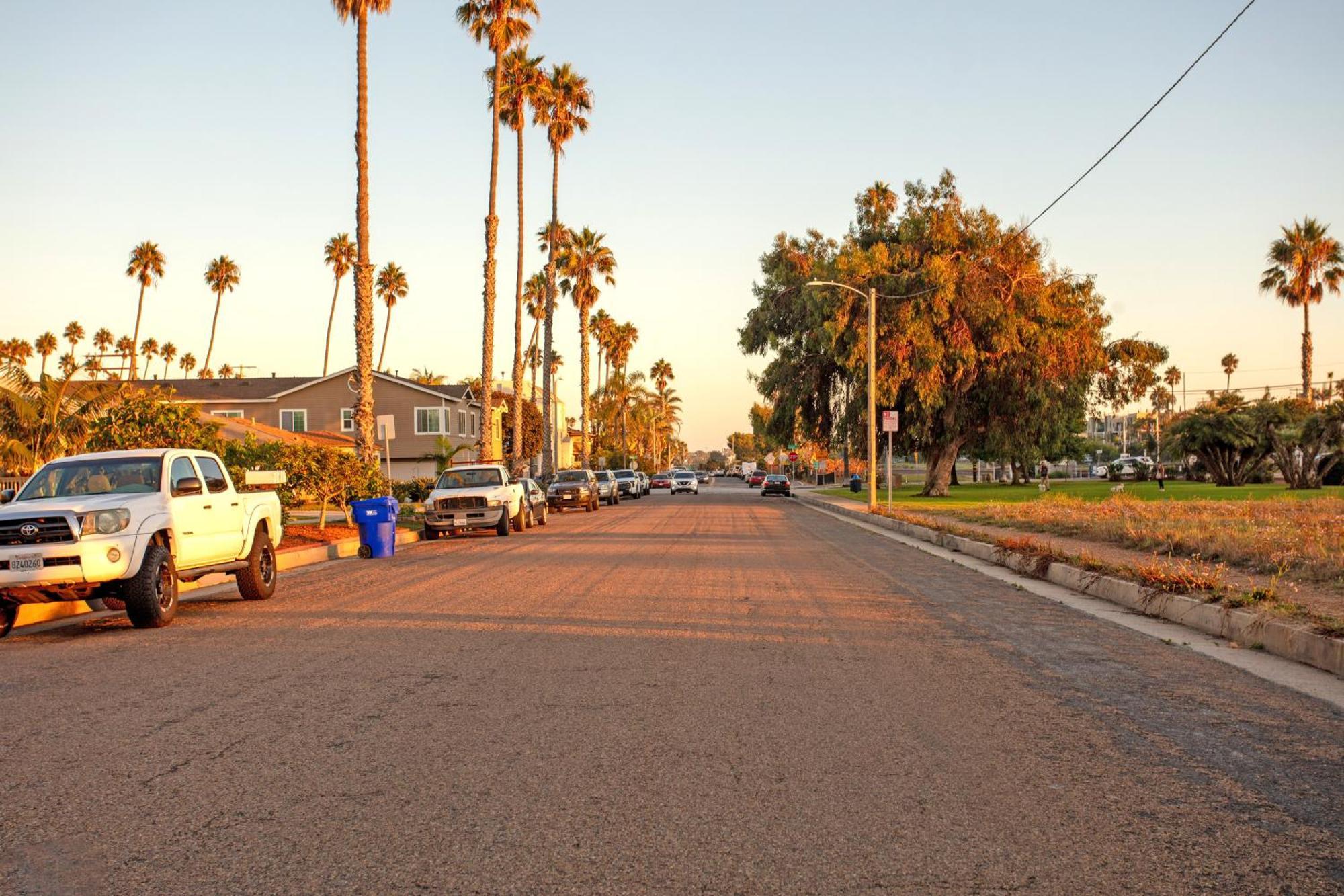 1 Block From Beach - Steps From Restaurants & Shops Oceanside Extérieur photo